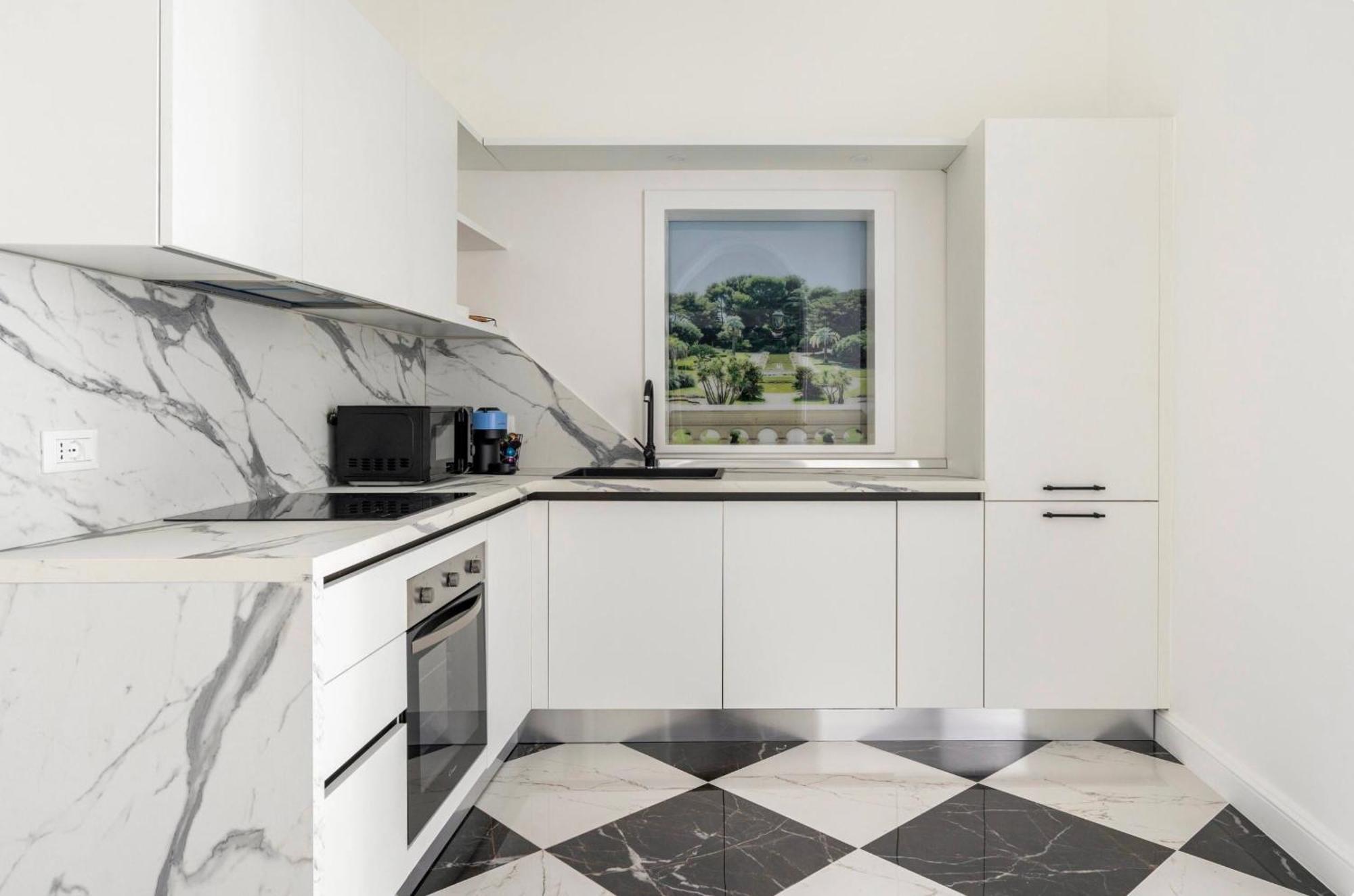 Nitti 76 Luxury Apartment Taranto Exterior photo