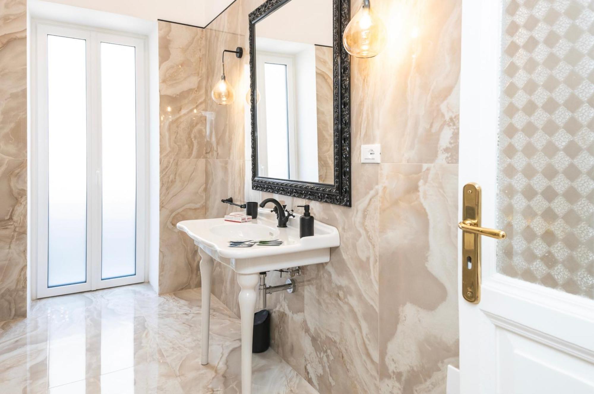 Nitti 76 Luxury Apartment Taranto Exterior photo
